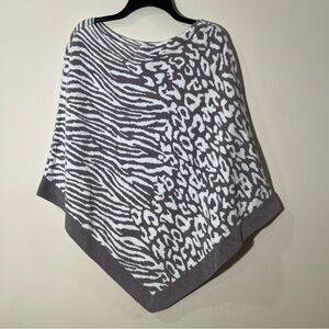 BRAND NEW!  Barefoot Dreams Cozy Chic Ultra Light Ocean Breeze Poncho OS